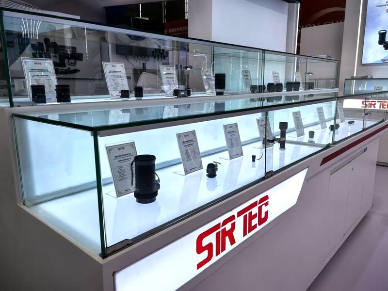 工业镜头2.jpg 工业镜头2.jpg